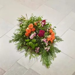 Bårebuket, multifarvet (Floristens kreative valg)
